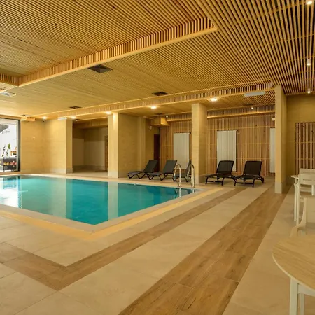 минерални и термални външен и вътрешен басейни Vimona Therma *